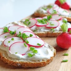 tartines radis fromage blanc