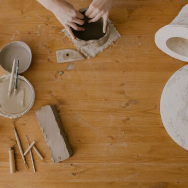 Atelier créatif à Bruxelles : céramique, couture et cie
